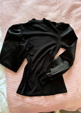 Haut noir manches satinées, merk: Shein, staat: Heel goed, maat: XS / 34 / 6, € 5,00, € 5,95 inclusief Kopersbescherming