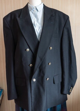 Élégante veste blazer croisée de couleur bleu marine ou noire., marque: dezotti, état: Très bon état, taille: 50, 25,00 €, 26,95 € Protection acheteurs incluse