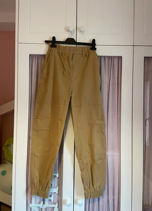 Pantalón cargo, marca: Bershka, estado: Novo sem etiquetas, tamanho: S / 36 / 8, €1.50, €2.28 inclui Proteção do Comprador