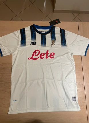 terza maglia atalanta 2025/26 XL, marke: New Balance, zustand: Neu, mit Etikett, größe: XL, 30,00 €, 32,20 € inklusive Vinted-Käuferschutz