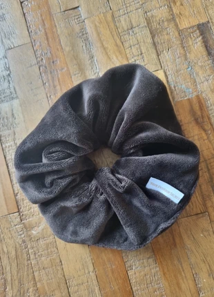 Fluwelen XL schrunchie bruin, marque: your fashion secret, état: Très bon état, 5,00 €, 5,95 € Protection acheteurs incluse