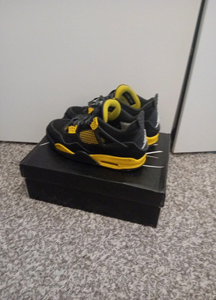 Obrázek k inzerátu: Jordan 4 Yellow Thunder