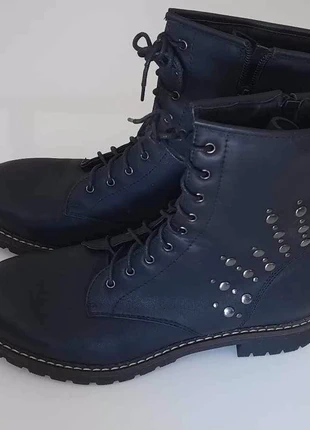Jolies bottines noires à lacets ,cloutées , marca: Tissaia, estado: Muy bueno, tamaño: 39, 6,90 €, 7,95 € Protección al comprador incluida