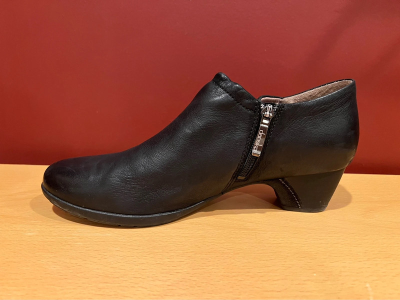 Dansko Leather booties Sz 11/42 2