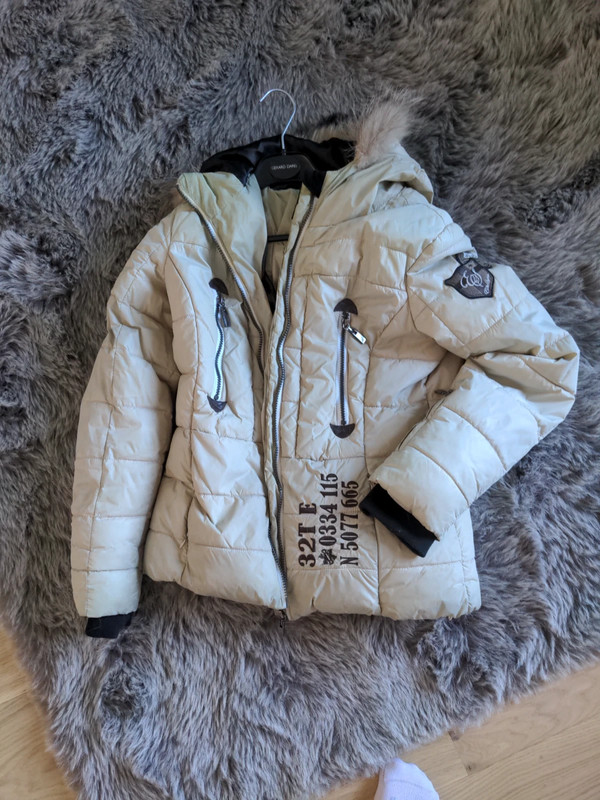 Doudoune beige avec fourrure Vinted