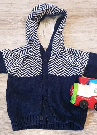 Warme Strickjacke , merk: Next, staat: Heel goed, maat: 1-3 maanden / 56 cm, € 4,00, € 4,90 inclusief Kopersbescherming