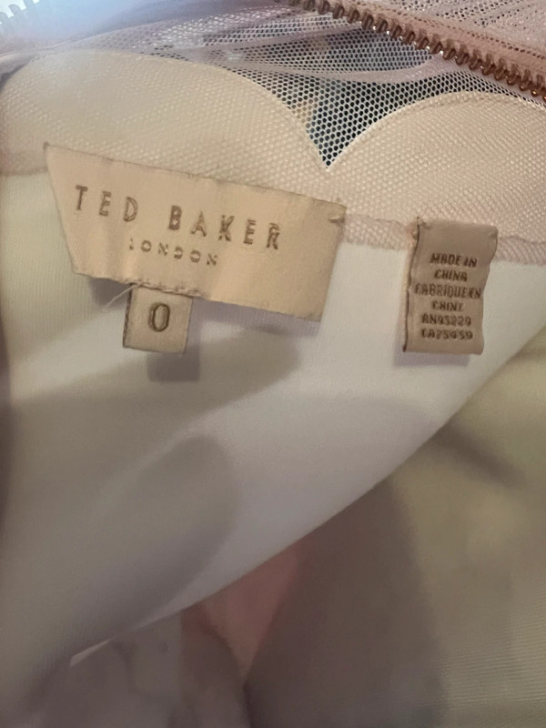 Robe Ted Baker 3