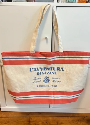 Totebag Sézane l'avventura di Sézane avec écritures, sac fourre tout en coton écru et rouge, marque: Sézane, état: Neuf sans étiquette, 13,00 €, 14,35 € Protection acheteurs incluse