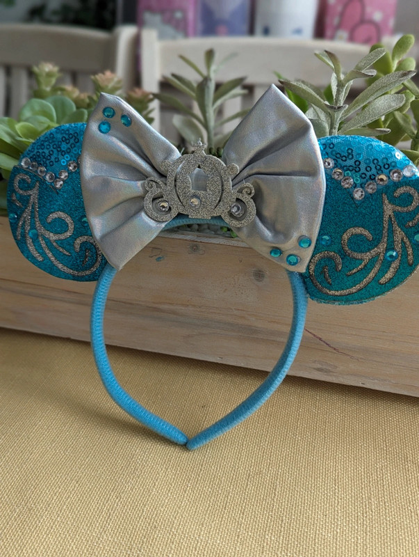 Disney Cinderella Carriage Blue Ears 2