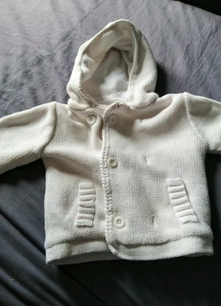 Veste blanche , merk: Kimbaloo, staat: Heel goed, maat: 1-3 maanden / 56 cm, € 2,00, € 2,80 inclusief Kopersbescherming