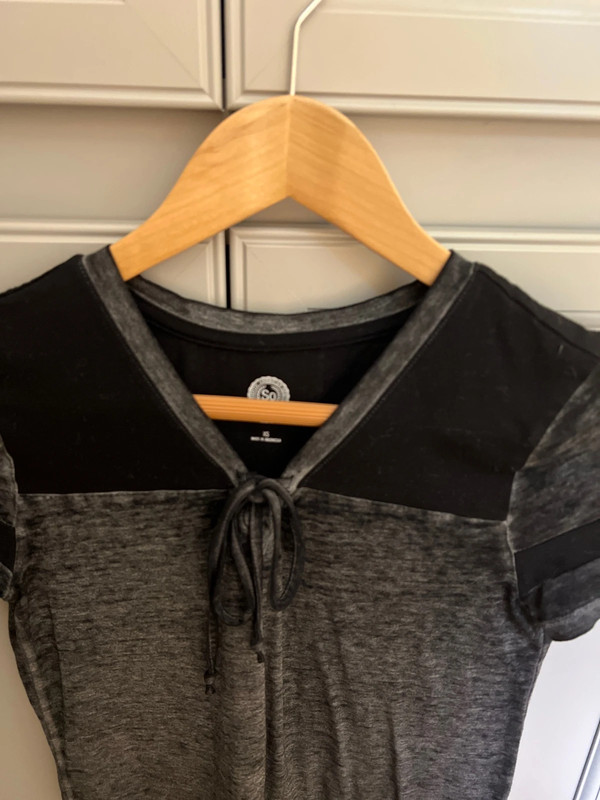 Women’s size xsmall So brand top euc 2