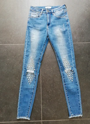 Skinny jeans met studds, brand: Vs. Miss, condizioni: Nuovo senza cartellino, taglia: XS / IT 38 / EU 34, €5.00, €5.95 include la Protezione acquisti