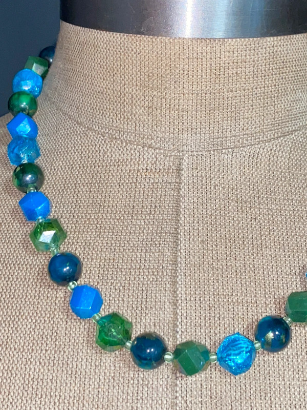 Vintage HongKong 20” necklace blue green plastic beaded slide clasp 3