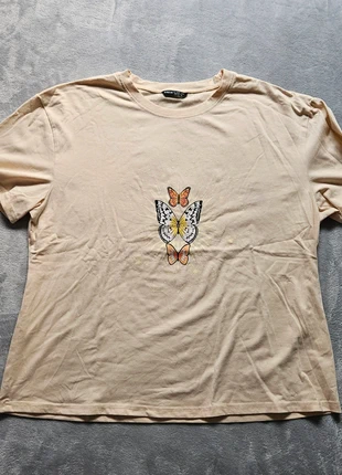 T-shirt extra-large papillon, marque: Shein, état: Très bon état, taille: L / 40 / 12, 4,00 €, 4,90 € Protection acheteurs incluse