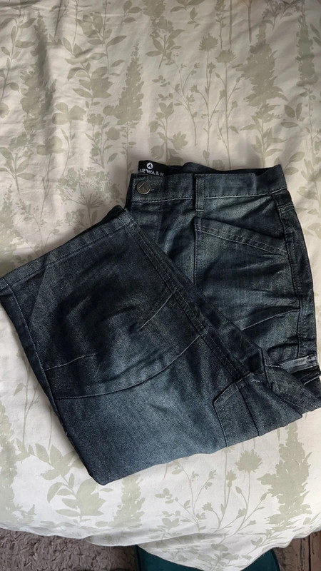 Airwalk Three Quarter Length Jeans Large 36 Vinted