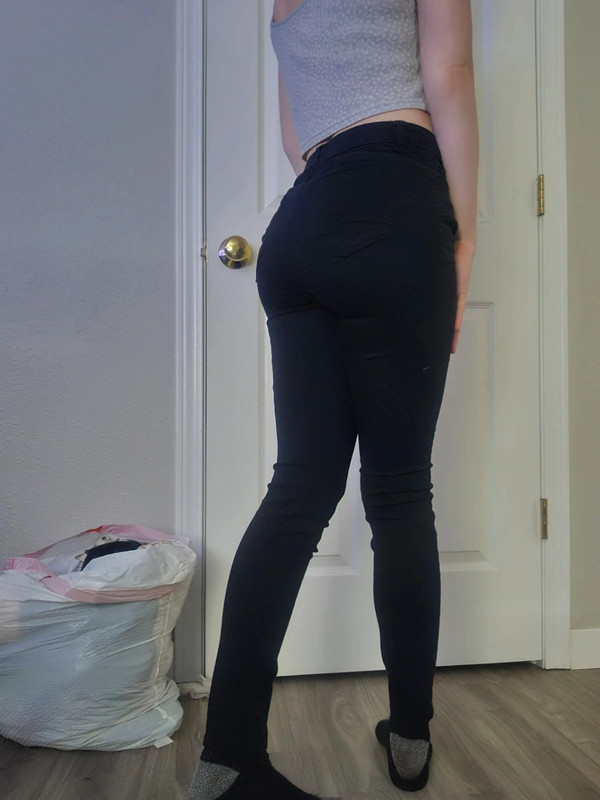 Booty Complementing Black Skinny Jeans 3