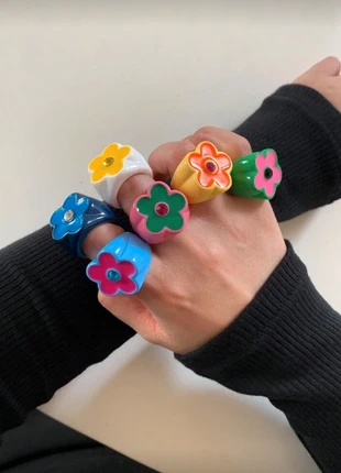 Anello colorato flower stile Y2K – Anello resina pop anni 2000 – Accessorio fashion unico, état: Neuf sans étiquette, taille: 18,1 mm, 10,00 €, 11,20 € Protection acheteurs incluse