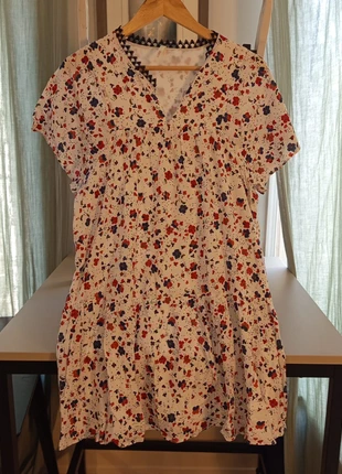 Robe fleurie I.CODE manches courtes encolure dentelle, brand: I.Code, condizioni: Ottime, taglia: L / IT 44 / EU 40, €15.00, €16.45 include la Protezione acquisti