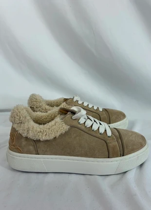 Christian Louboutin Beige Fun Vieirrissima Flat Wildleder-Sneaker, Größe 39, merk: Christian Louboutin, staat: Nieuw zonder prijskaartje, maat: 39, € 385,00, € 404,95 inclusief Kopersbescherming