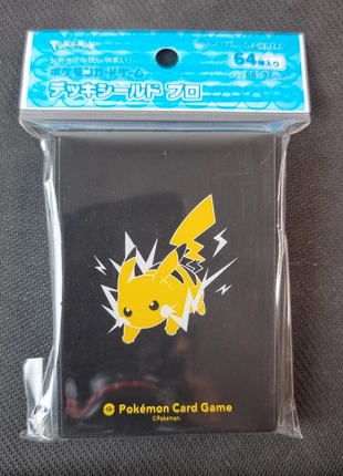Sleeves Pokemon Center Deck Shield Pro Pikachu Black Scellé – Accessoire Pokémon Japonais, brand: Pokémon, condizioni: Nuovo con cartellino, €15.00, €16.45 include la Protezione acquisti Pro