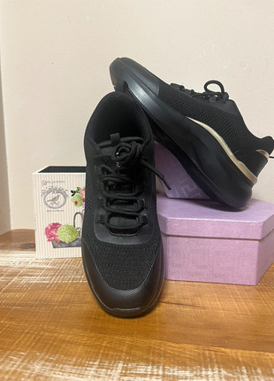 Zapatillas negras Chika10 en excelente estado. Talla 39, marque: Chika10, état: Très bon état, taille: 39, 7,00 €, 8,05 € Protection acheteurs incluse