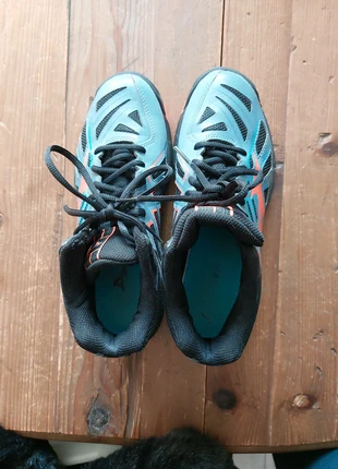 Scarpe volley mizuno wave hurricane 38.5, merk: MIZUNO, staat: Heel goed, maat: 38, € 40,00, € 42,70 inclusief Kopersbescherming