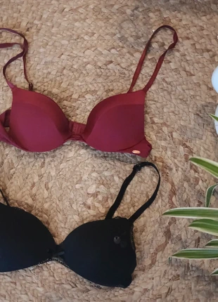 Lot de deux soutien gorge noir cerise et bordeaux etam push up 75a, brand: Etam, condizioni: Ottime, taglia: 60A eAA | IT 00A e AA, €4.00, €4.90 include la Protezione acquisti Pro