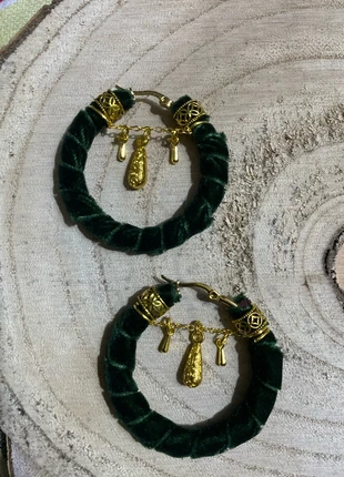 Esmerald velvet drop hoops, marque: Rave, état: Neuf sans étiquette, 12,00 €, 13,30 € Protection acheteurs incluse