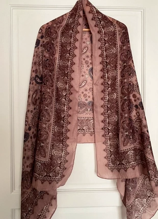 Foulard léger - écharpe rose à motifs cachemire / indien, marke: CALITA, zustand: Sehr gut, 8,00 €, 9,10 € inklusive Vinted-Käuferschutz