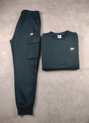 Ensemble pull ras le cou + jogging cargo Nike club fleece logo brodé - S - noir, marque: Nike, état: Très bon état, taille: S / 36 / 8, 45,00 €, 47,95 € Protection acheteurs incluse
