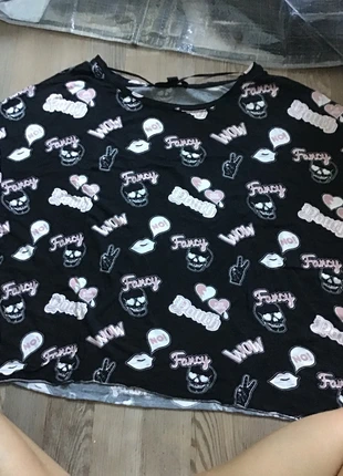 T shirt, merk: Jennyfer, staat: Goed, maat: S / 36 / 8, € 3,50, € 4,38 inclusief Kopersbescherming