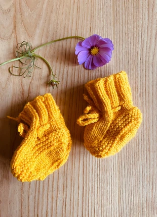 Handgebreide slofjes, merk: Hand Knitted, staat: Heel goed, maat: 18, € 2,95, € 3,80 inclusief Kopersbescherming