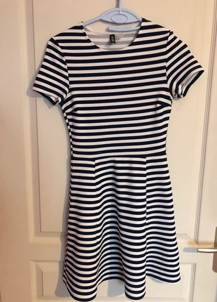 Robe à rayures, merk: H&M, staat: Heel goed, maat: XS / 34 / 6, € 6,00, € 7,00 inclusief Kopersbescherming