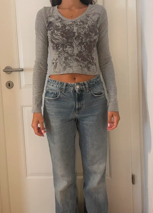 Graues Oberteil, marke: Urban Outfitters, zustand: Sehr gut, größe: S / 36 / 8, 15,00 €, 16,45 € inklusive Vinted-Käuferschutz