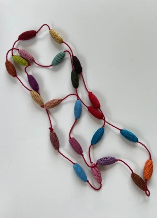 Collier perles en couleurs, forme cocon, état: Très bon état, 4,00 €, 4,90 € Protection acheteurs incluse