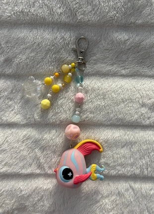Porte-clés LPS poisson pastel 🐠 - perles colorées & cristal, marke: Petshop, zustand: Sehr gut, 5,00 €, 5,95 € inklusive Vinted-Käuferschutz