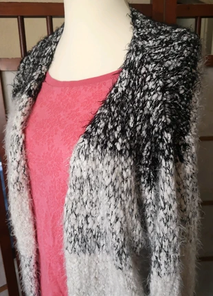 Schwarz weißer Wintercardigan Amazon Fashion, brand: Amazon, condizioni: Buone, taglia: XXL / IT 48 / EU 44, €4.00, €4.90 include la Protezione acquisti