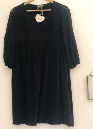 Petit robe noire Chantalb dentelle manche bouffante , merk: Chantal B, staat: Nieuw met prijskaartje, maat: M / 38 / 10, € 25,00, € 26,95 inclusief Kopersbescherming