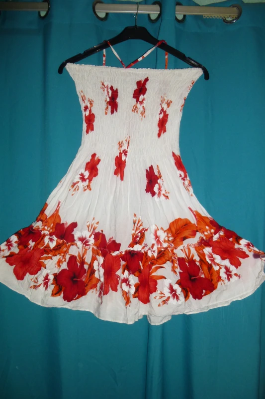 jolie robe d'été sans manche évasé + gilet rouge taille 40 au dessus du genou - photo numéro 2