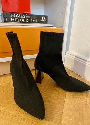 Schwarze Sockboots, marke: Zara, zustand: Zufriedenstellend, größe: 36, 5,00 €, 5,95 € inklusive Vinted-Käuferschutz