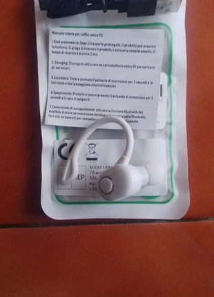 New Bluetooth earphone. Never fall off, état: Neuf sans étiquette, 8,00 €, 9,10 € Protection acheteurs incluse