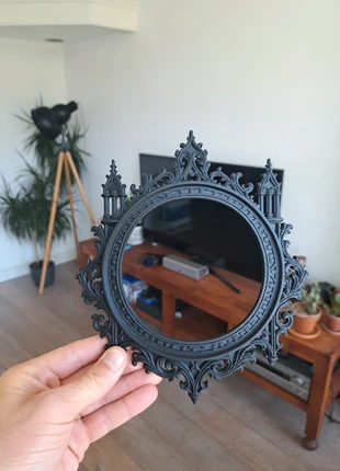 Round goth picture frame, merk: Selfmade, staat: Nieuw zonder prijskaartje, € 15,00, € 16,45 inclusief Kopersbescherming Pro