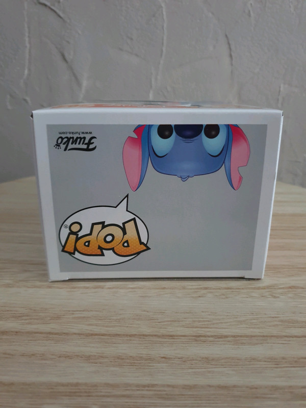 Funko pop top stitch aloha