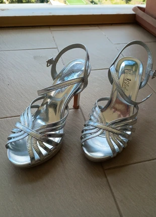 Scarpe con tacco, marque: Miss Globo, état: Très bon état, taille: 35, 6,00 €, 7,00 € Protection acheteurs incluse