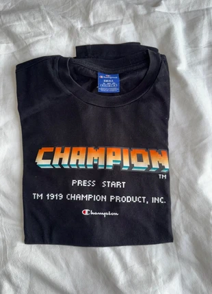 T-shirt «  Champion » noir avec logo vintage 100% coton, brand: Champion, condition: Very good, size: S, €5.00, €5.95 includes Buyer Protection