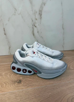 Nike Air Max DN – blanc & gris – taille 40 – très bon état, marque: Nike, état: Très bon état, taille: 40, 65,00 €, 68,95 € Protection acheteurs incluse