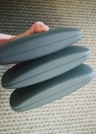 Etui à lunettes vert rigide lisse , brand: General optique, condizioni: Ottime, €3.00, €3.85 include la Protezione acquisti