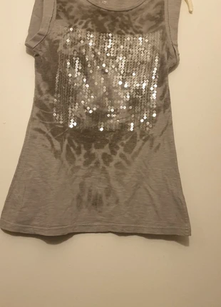 Haut brillant gris a manche courte , brand: Miss June, condition: Good, size: M / 38 / 10, €1.00, €1.75 includes Buyer Protection