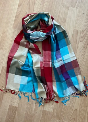 New silk 80x180 scarf, staat: Nieuw met prijskaartje, € 12,90, € 14,25 inclusief Kopersbescherming