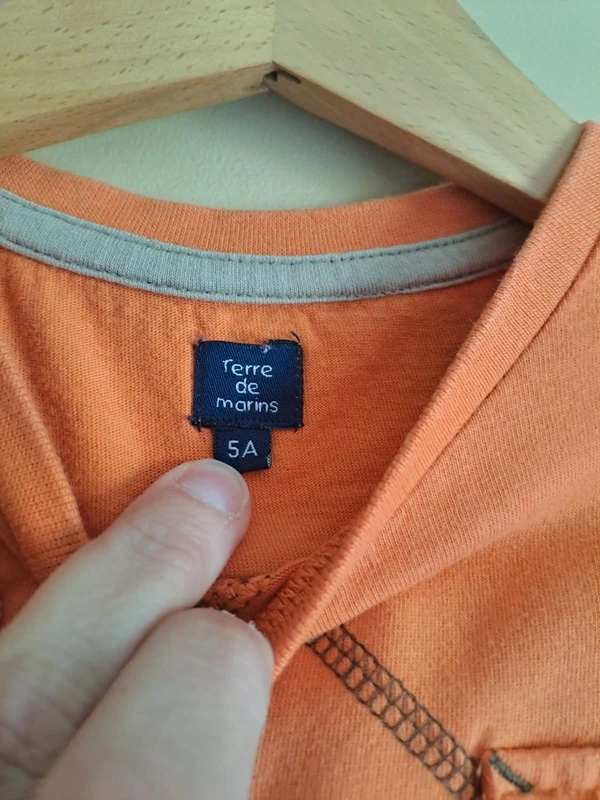 T-shirt garçon 5 ans terre de marins orange comme neuf - photo numéro 6